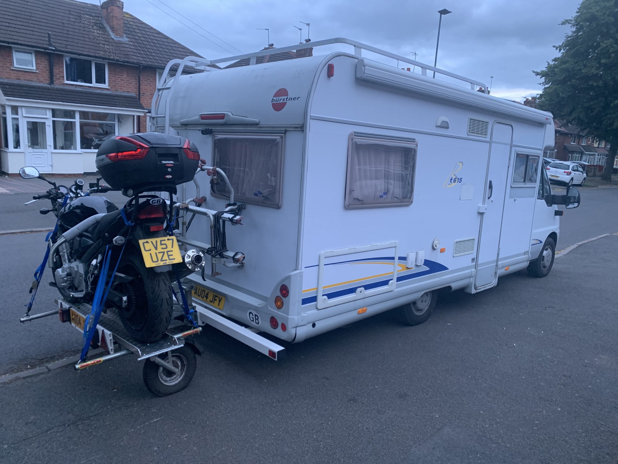 correct bike trailer ratchet strapping.JPG