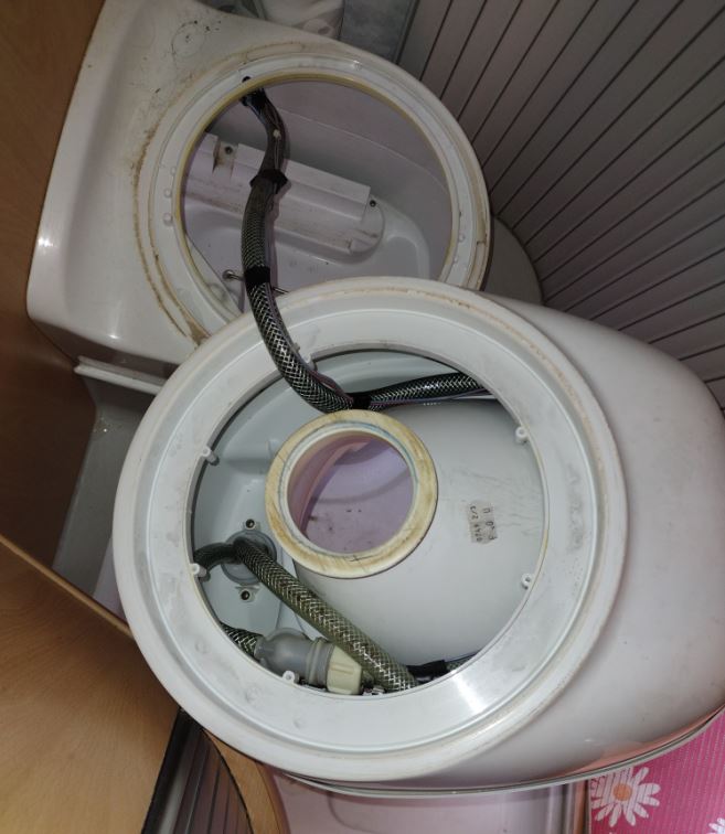 Thetford Toilet 4.JPG